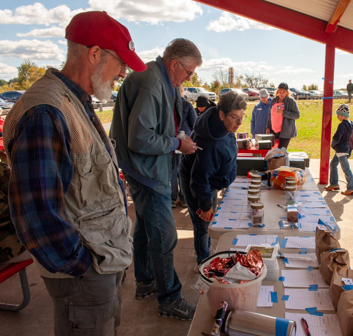 SAVE 2023 Fall Picnic 2 Members check out the many auction items during the 2023 fall picnic.